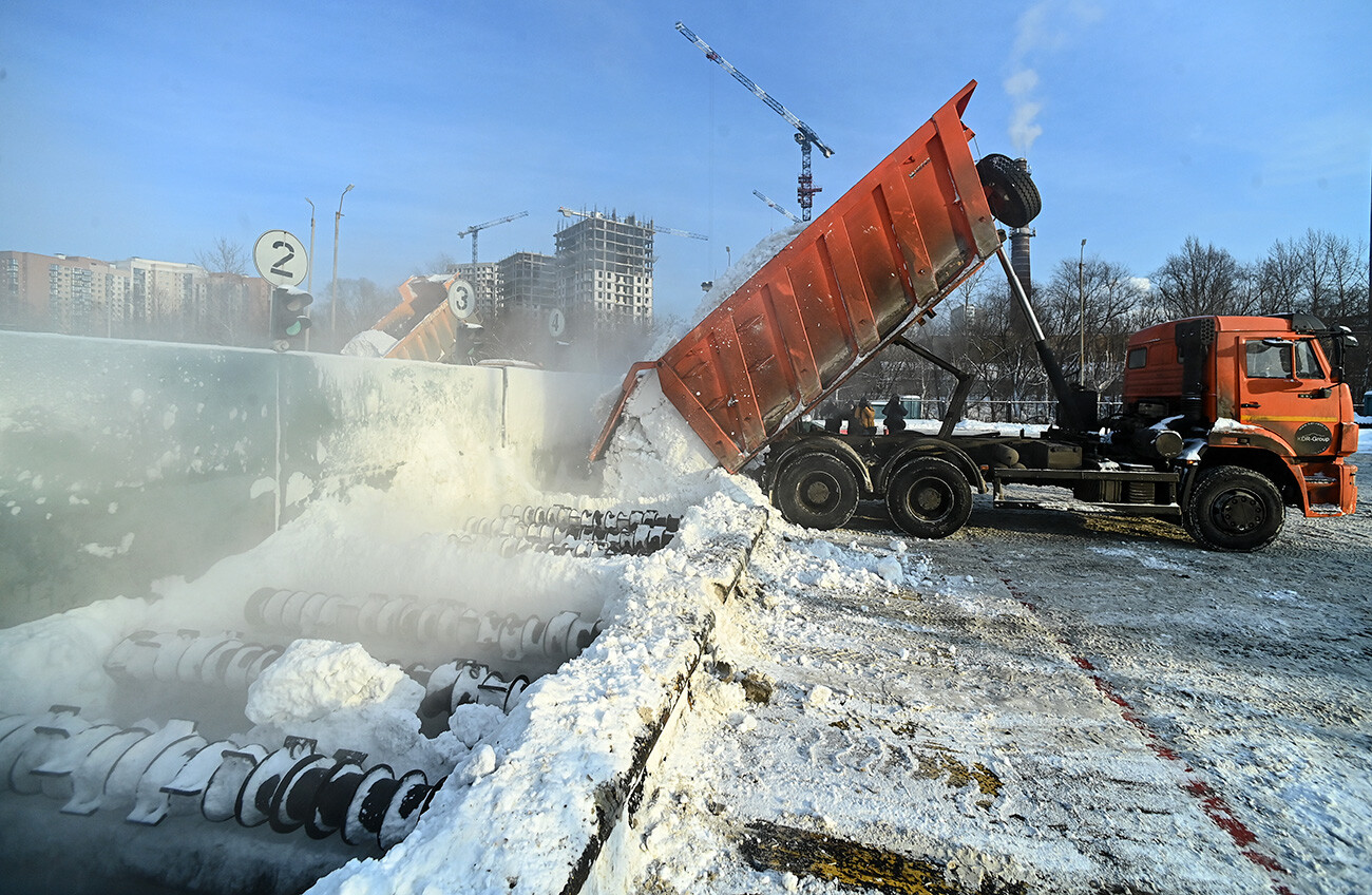 A A snow-melting station in Moscow