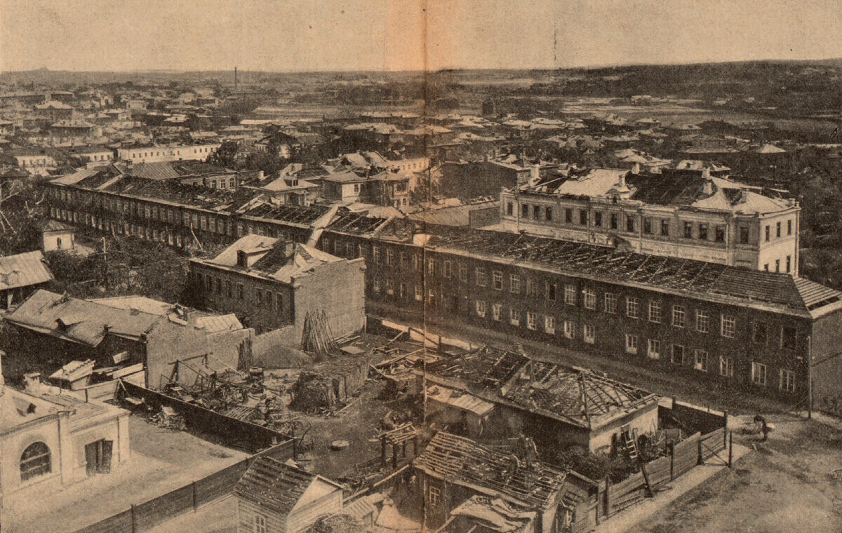Vista de la calle Málaia Pochtovaia después del huracán de 1904.