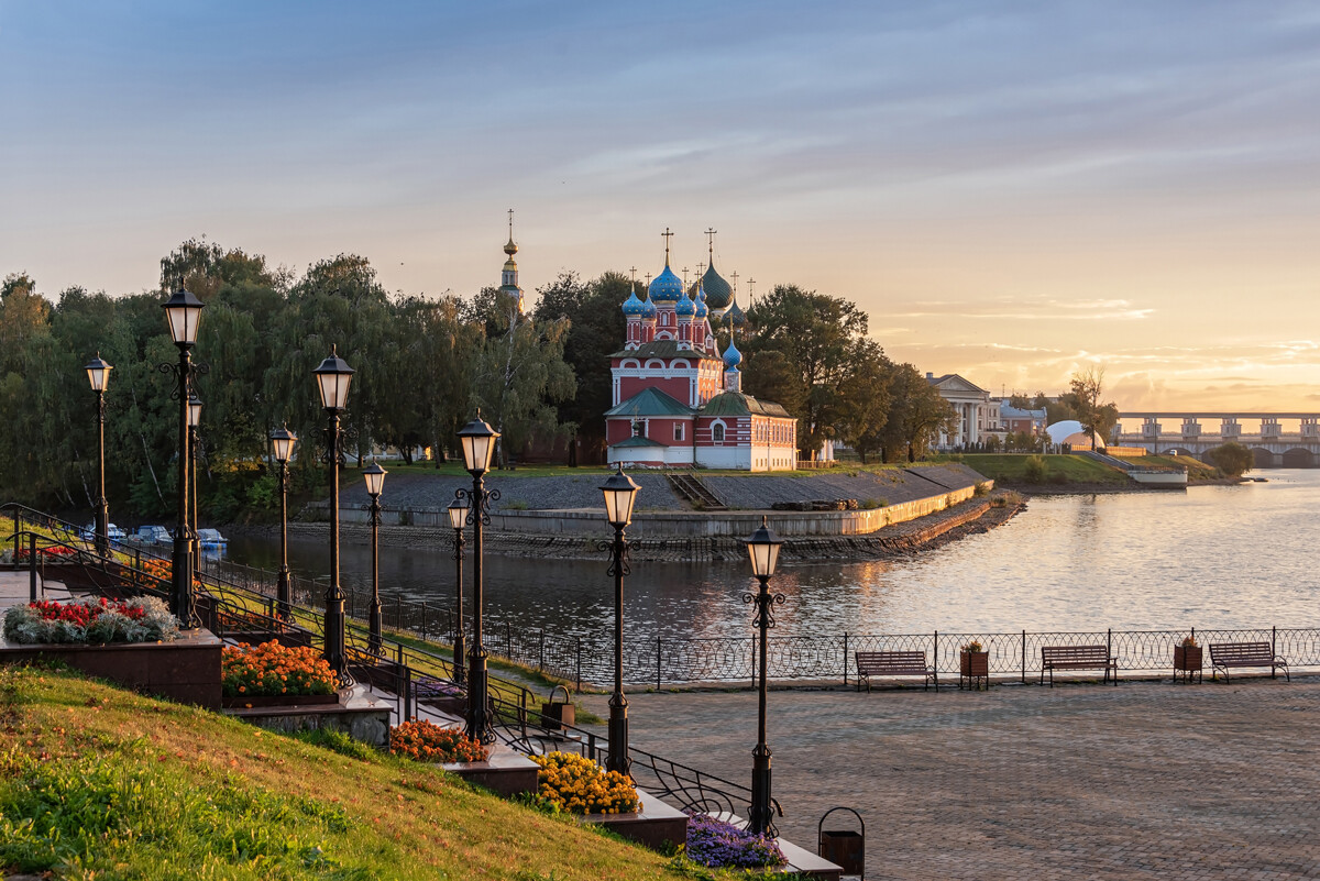 Uglich, the red church is the Church of Dmitry on Spilled Blood