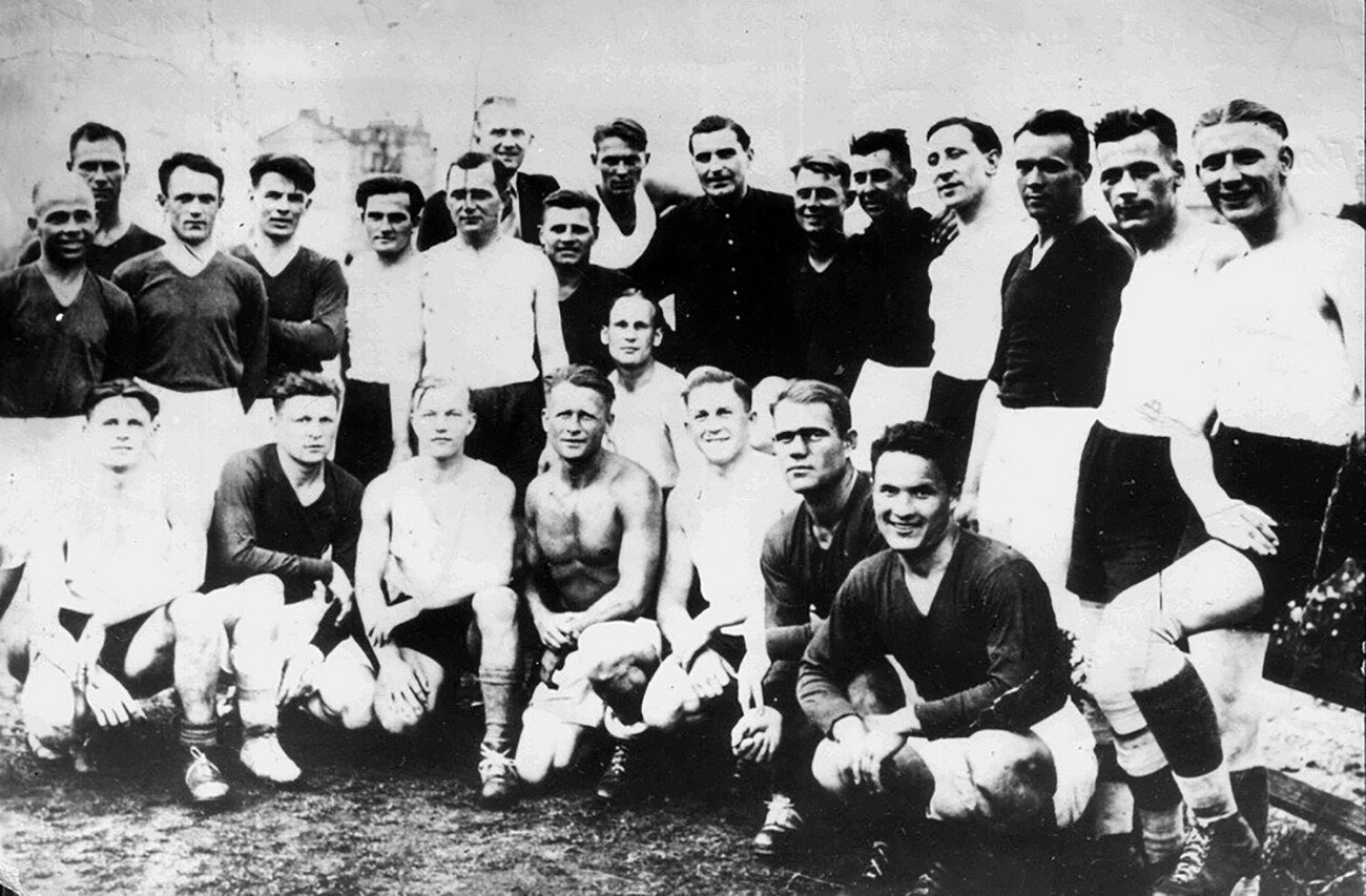 Joint photo of 'Start' and '‘Flakelf' teams.