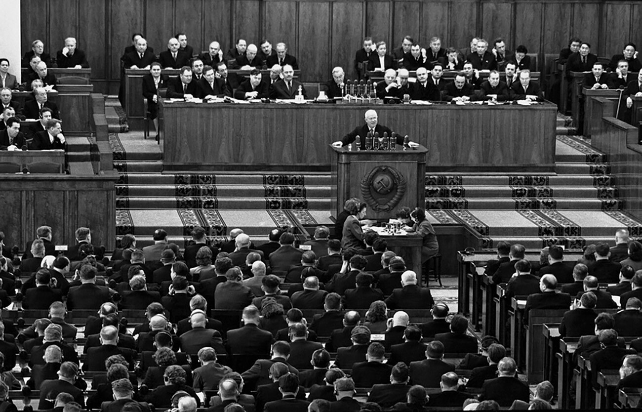 Nikita Khrushchev durante un intervento al XX Congresso del Pcus, che si tenne dal 14 al 26 febbraio del 1956