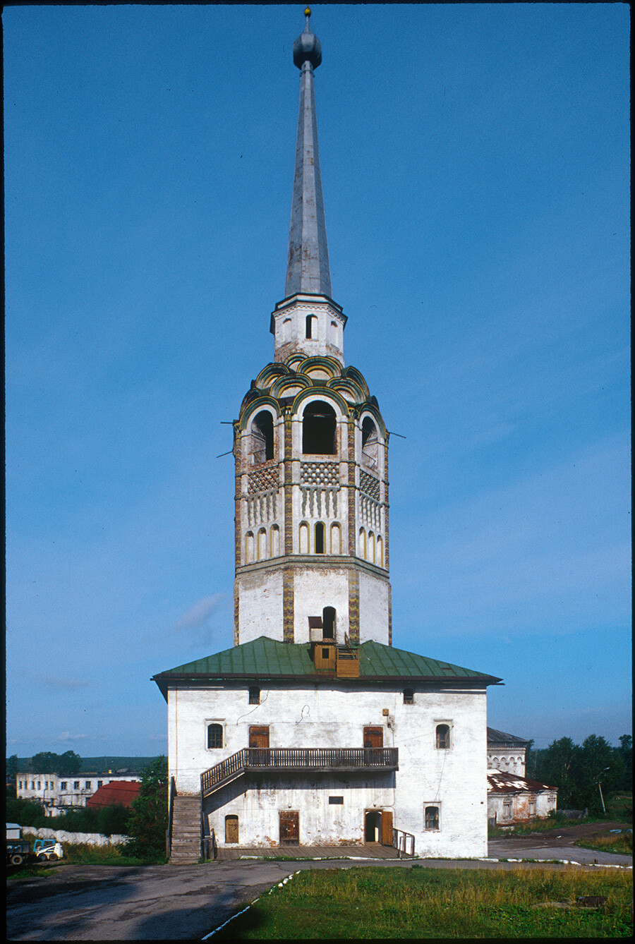 Solikamsk. Campanario de la catedral. Vista sur. 24 de agosto de 1999