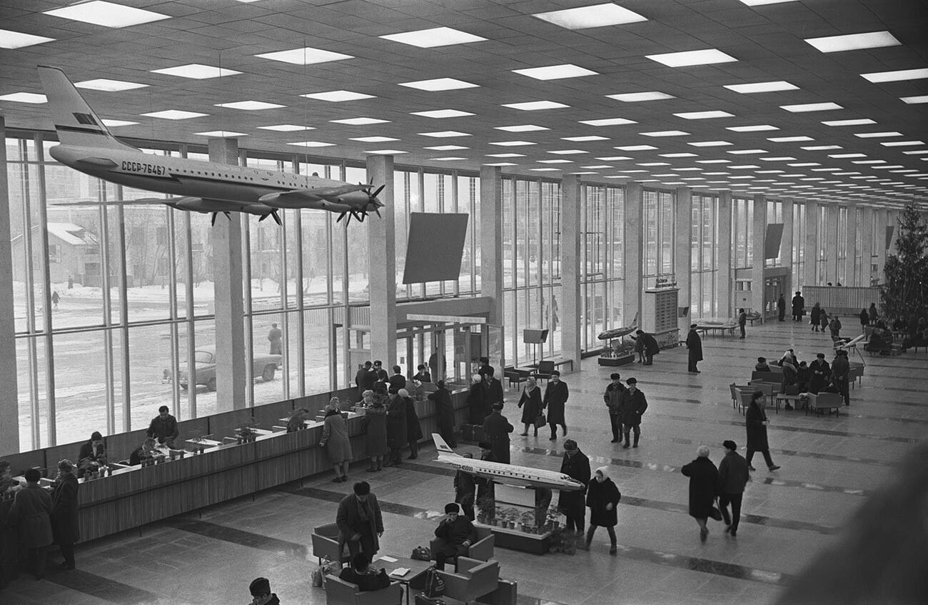 Interior de la terminal aérea.