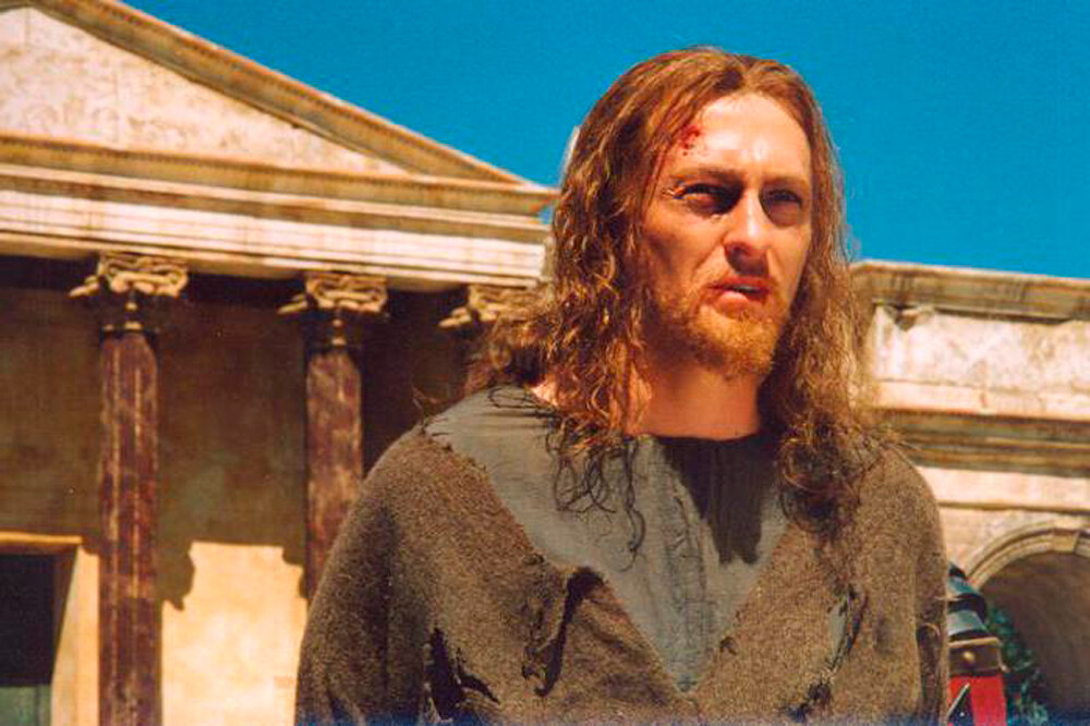 L’attore russo Sergej Bezrukov (1973-) nel ruolo di Yeshua Ha-Notsri (Gesù) nella serie del 2005 “Il maestro e Margherita” del regista Vladimir Bortko