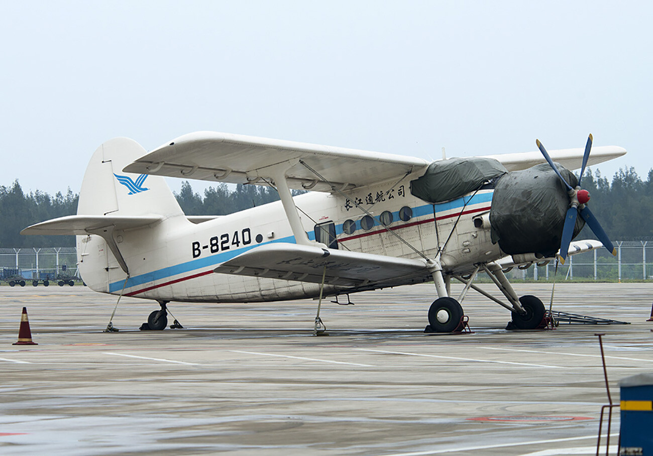 Letalo Changjiang General Aviation Shijiazhuang Y-5B(D) na letališču Fuzhou Changle
