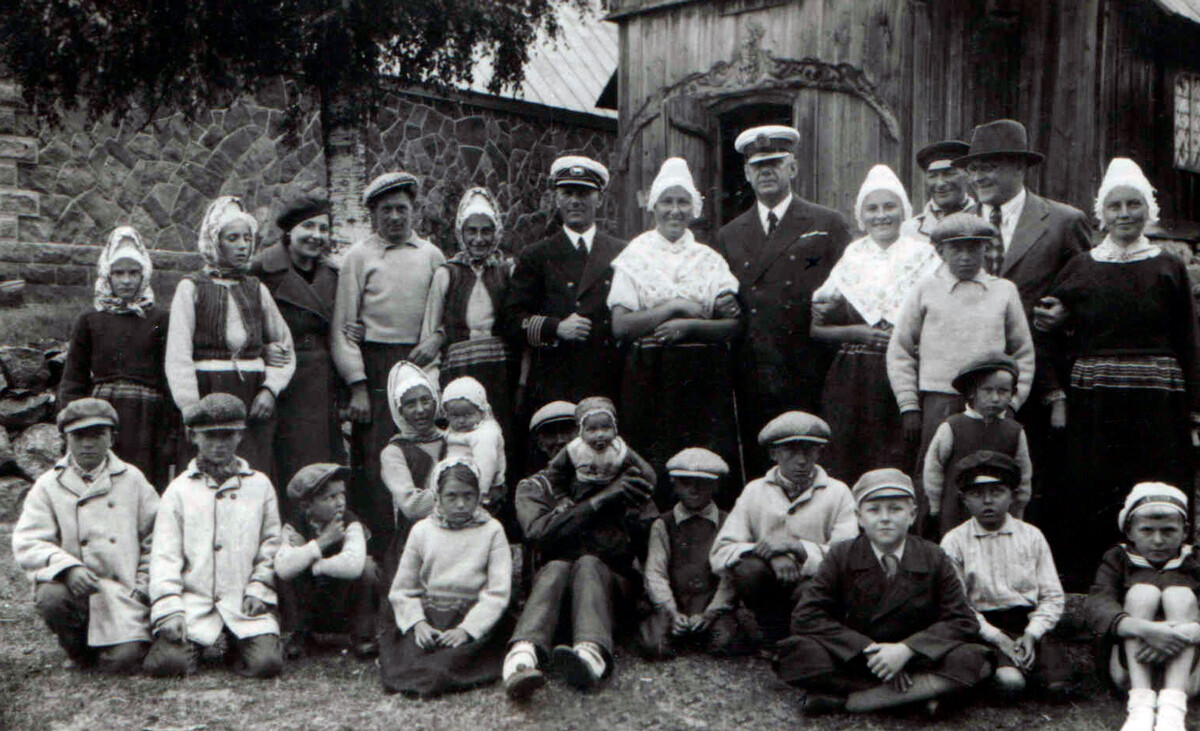 Suecos estonios evacuando Tallin en 1944
