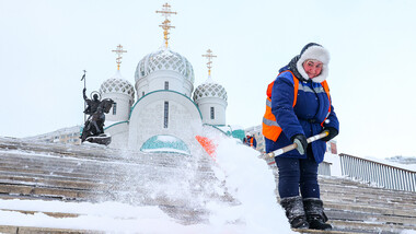 Wohin wird im Winter der Schnee von den russischen Straßen geräumt?