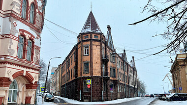 Оваа зграда е позната како „Вештеркина куќа“