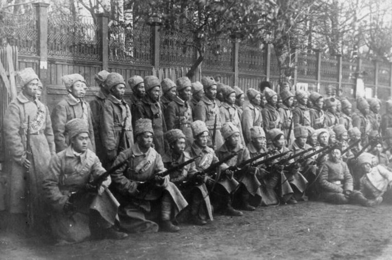 Soldados do 225º Regimento Chinês de Ren Fuchen.