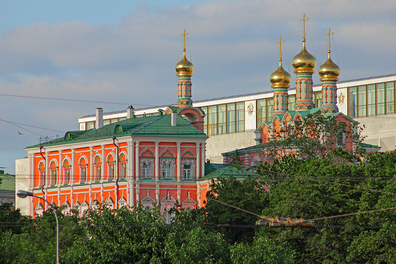 The Amusement Palace as seen from Alexandrovsky garden