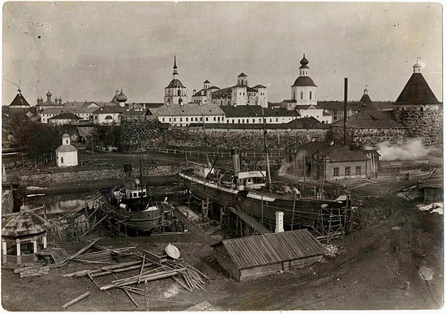 Campo de prisioneros de Solovkí en el antiguo monasterio de Solovetski