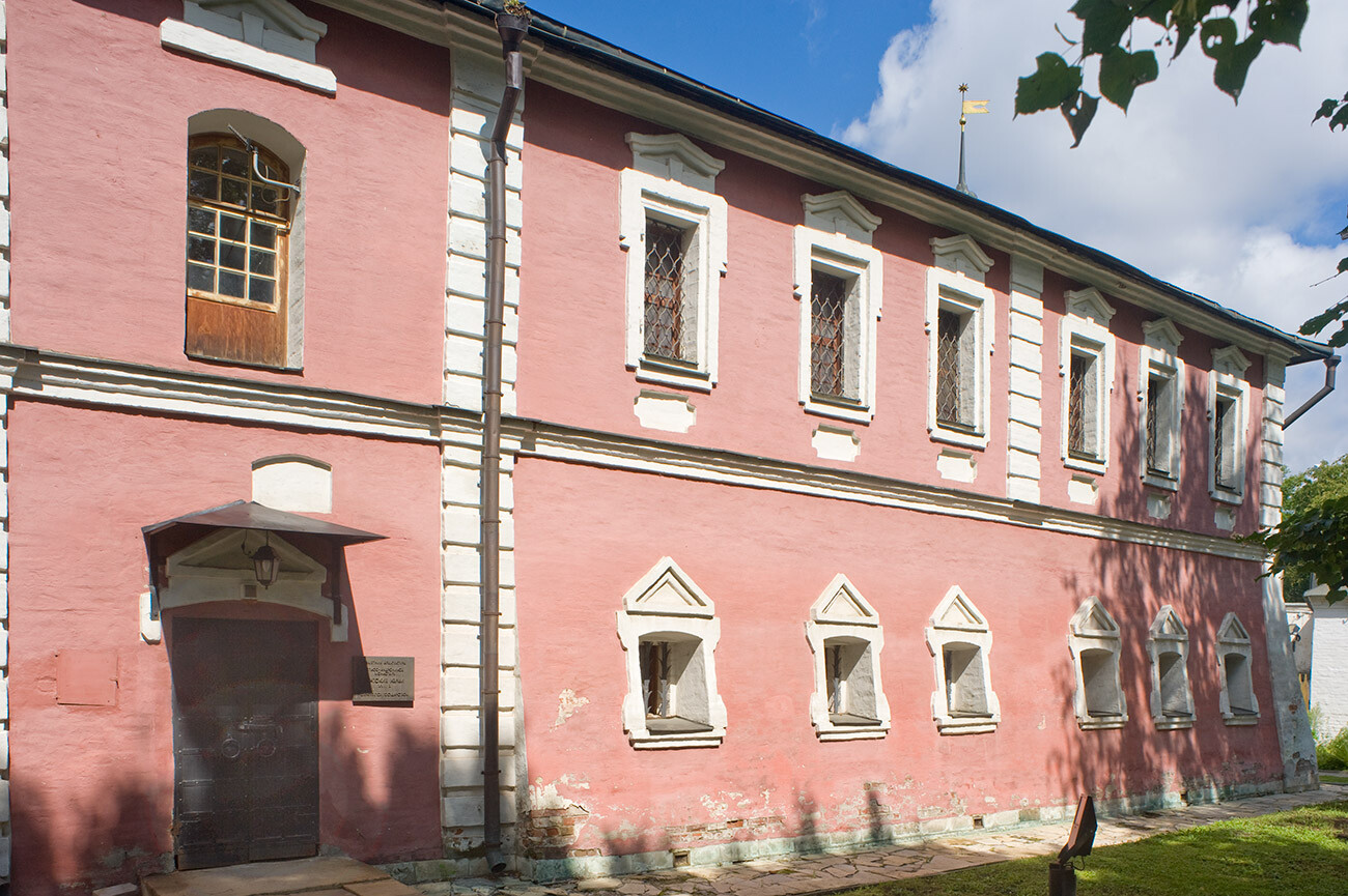 Monastère du Sauveur (Andronikov), cloître, façade est