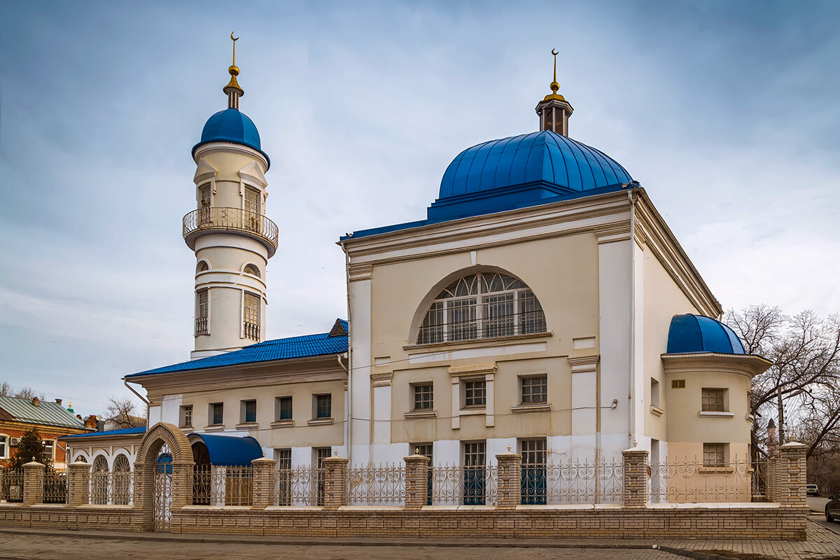 Бела џамија, најстарија џамија у Астрахању, Русија.