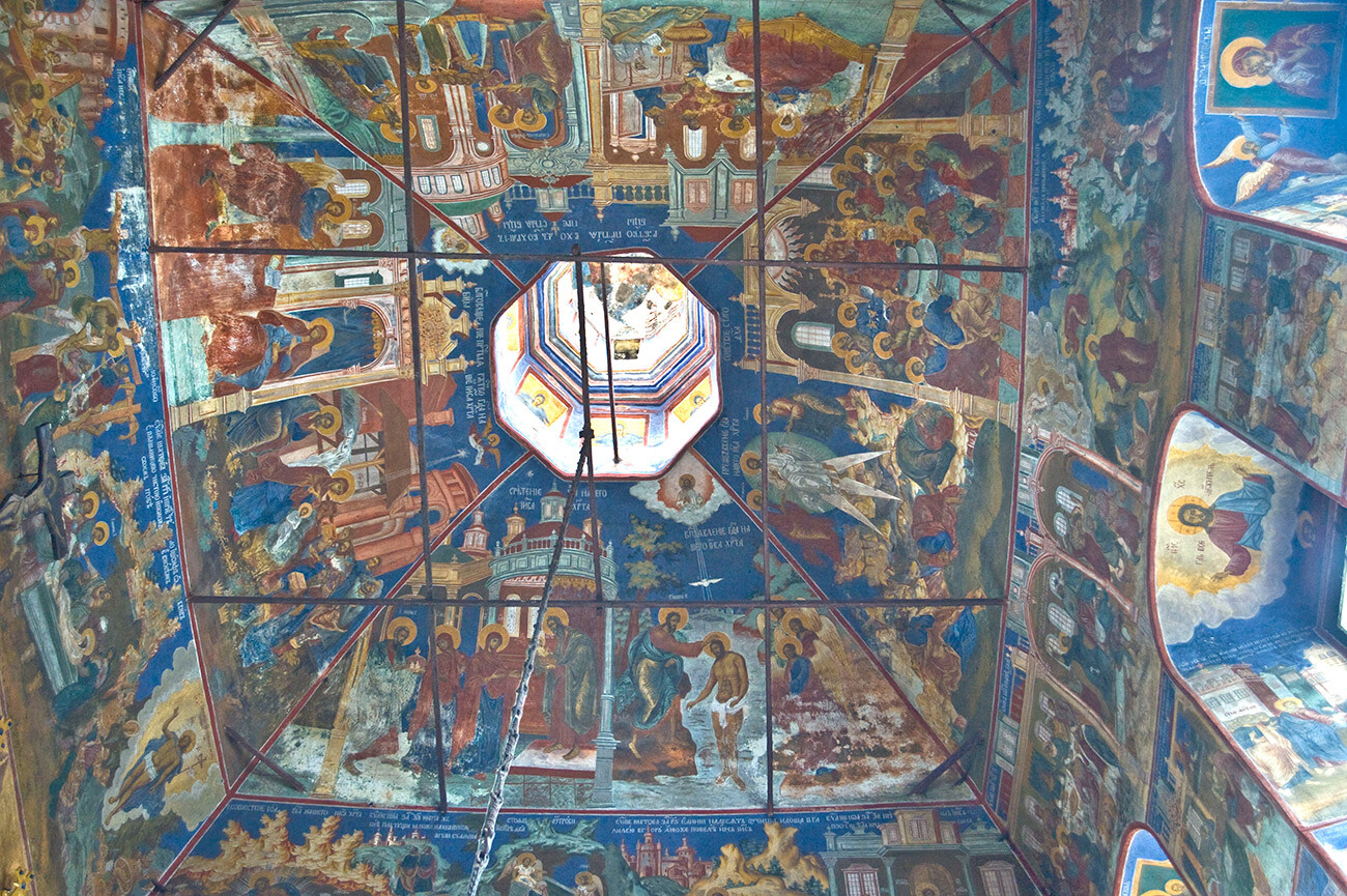 Plafond et coupole de l’église de l’icône de la Vierge-de-Kazan