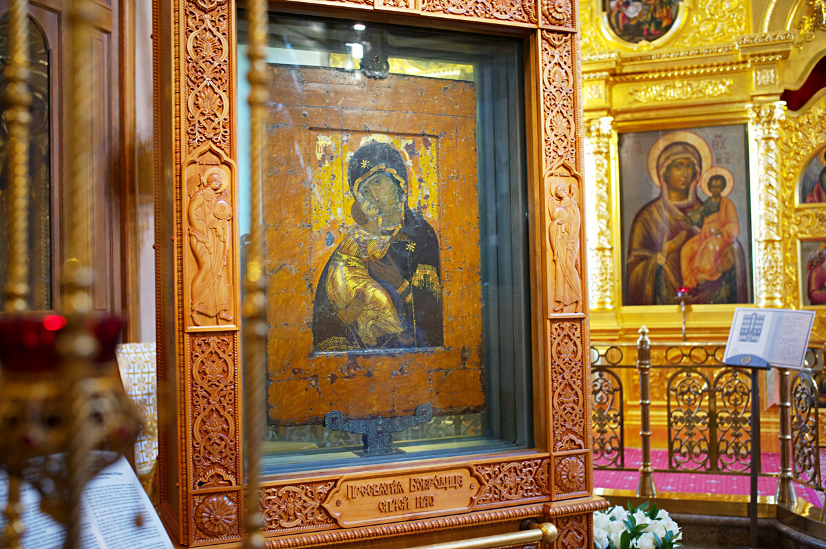Icono de Nuestra Señora de Vladímir en la Iglesia de San Nicolás en Tolmachí (casa-iglesia de la Galería Tretiakov).