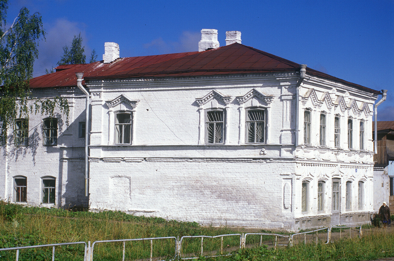 Casa de P. Ziriánov, calle Comunista 78-80. 13 de agosto de 2000