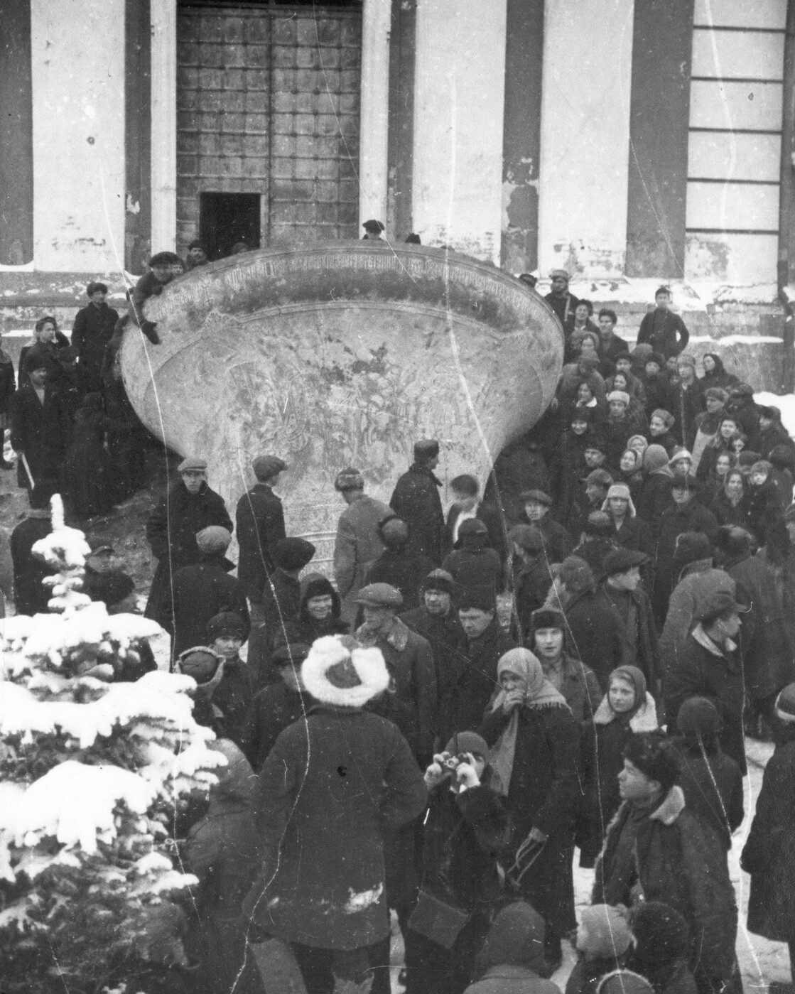 The Bolsheviks throwing the bell from the bell tower 