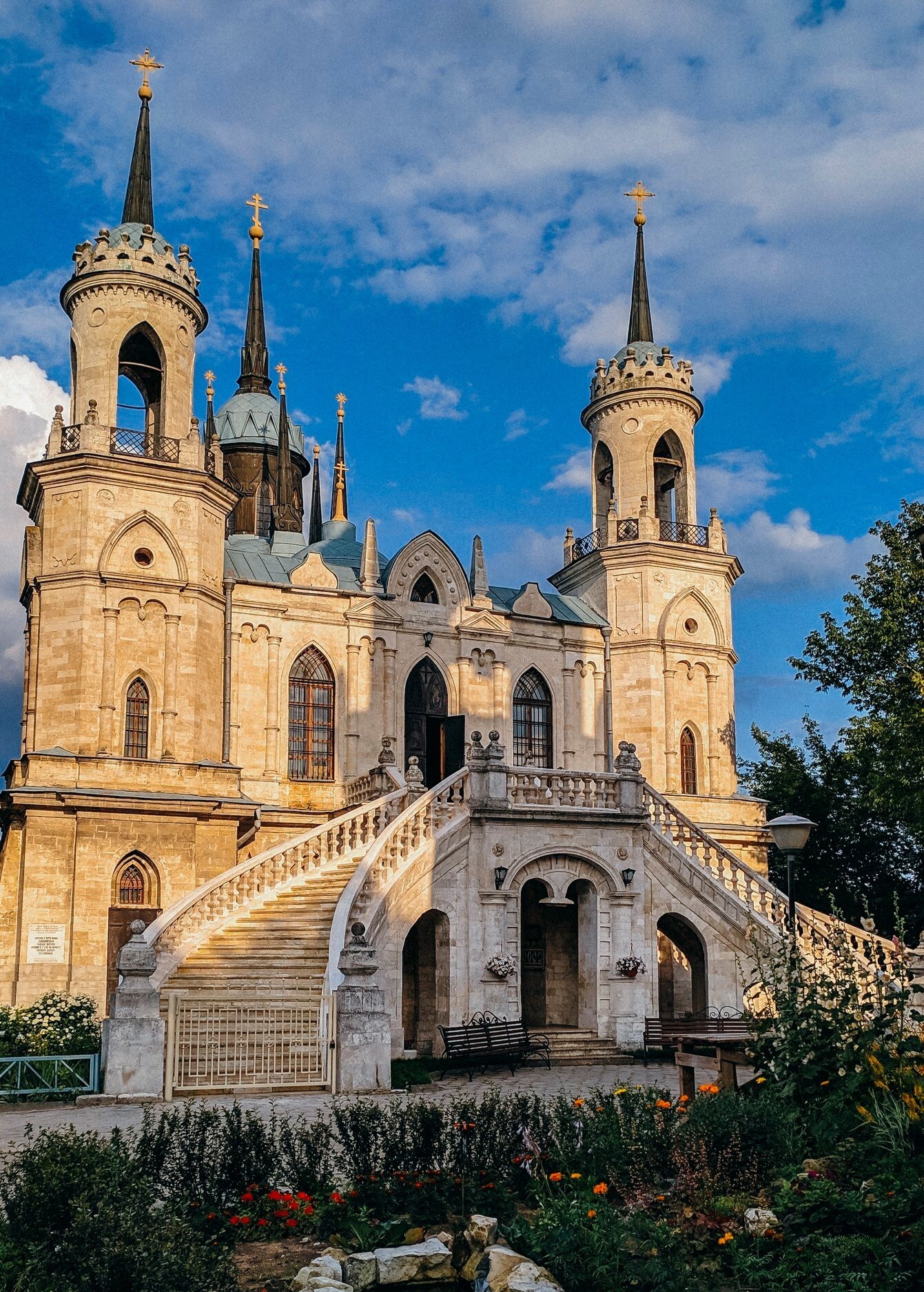 En images: les dix plus beaux édifices gothiques de Russie