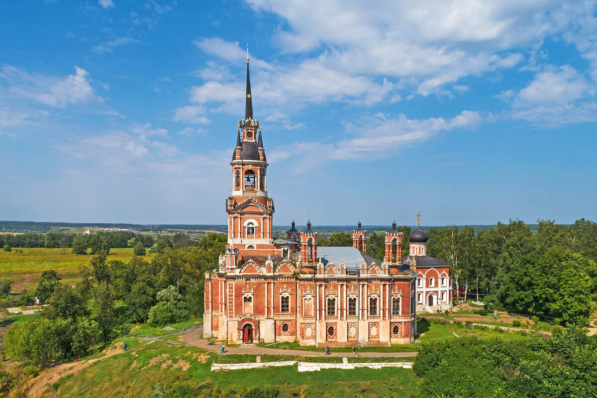 En images: les dix plus beaux édifices gothiques de Russie