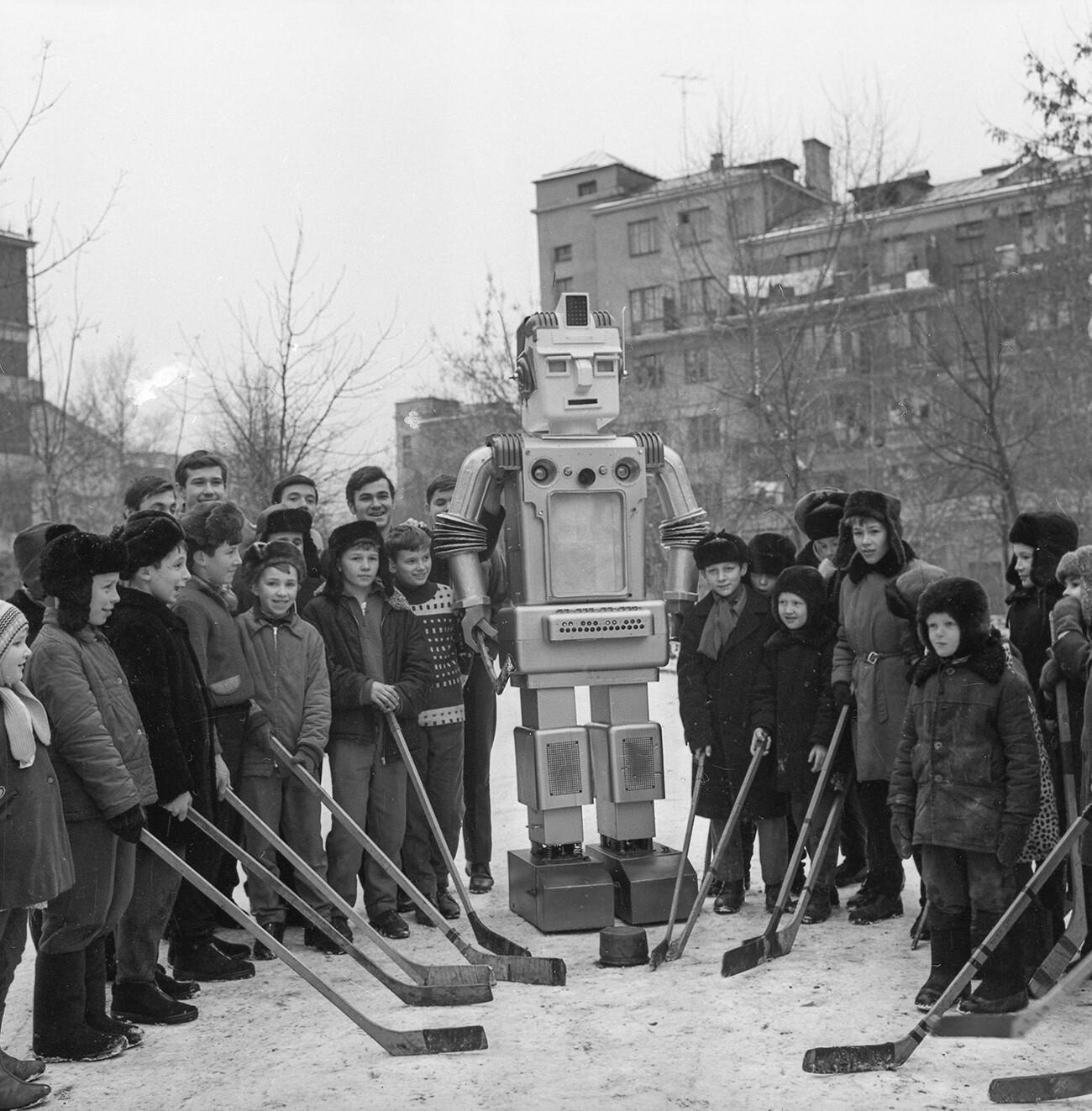A model of a robot made by young technicians of Shchelkovo.