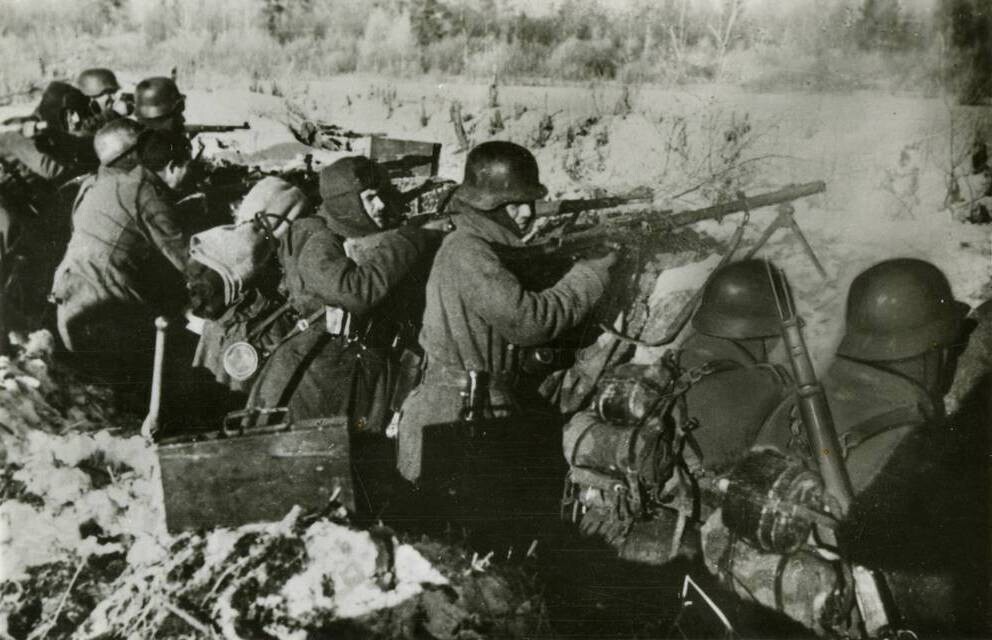 Tropas de la División Azul combatiendo en el frente ruso.