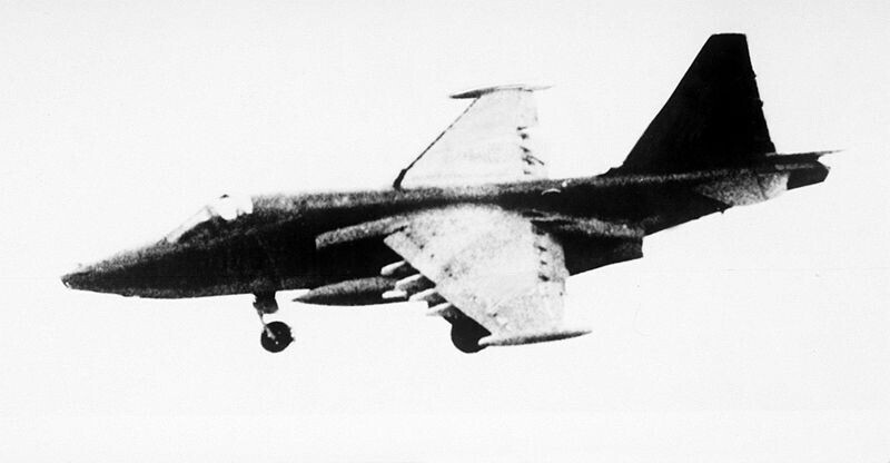 Imagem de um Su-25 em voo em 1986.

