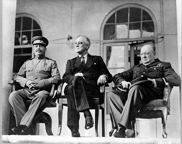 Stalin, Roosevelt y Churchill en la conferencia de Teherán, 1943.