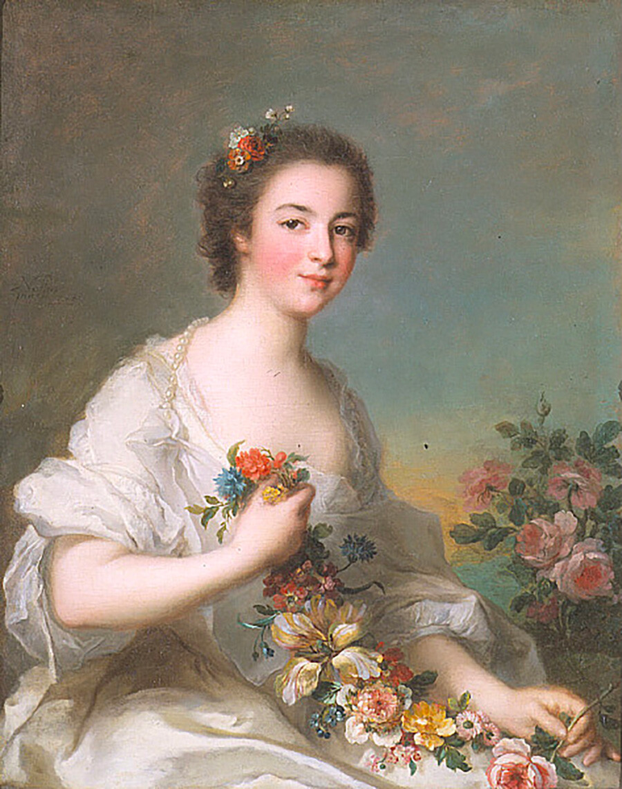 “Retrato de uma mulher”, de Jean-Marc Nattier, 1738. Um penteado simples popularizado pela Duquesa de Shrewsbury
