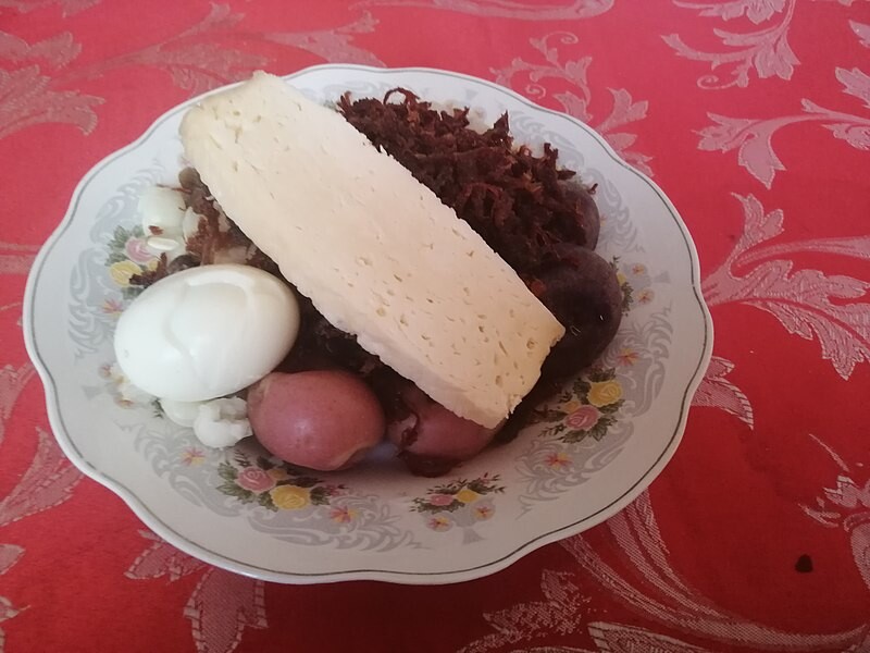 “Charquekan”, plato tradicional del departamento de Oruro, Bolivia hecho con charke (