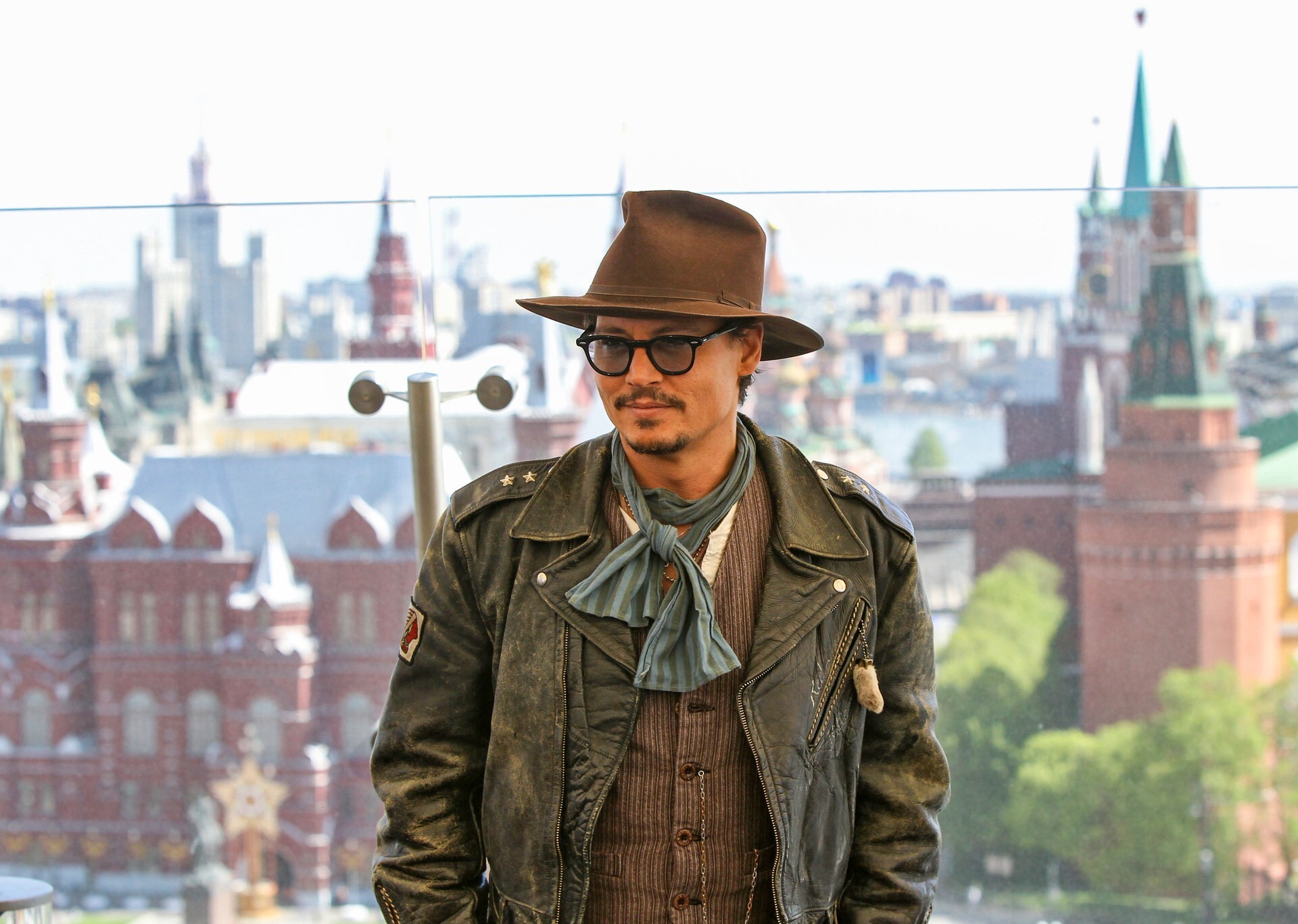 Johnny Depp en una sesión de fotos en el hotel Ritz-Carlton Hotel.