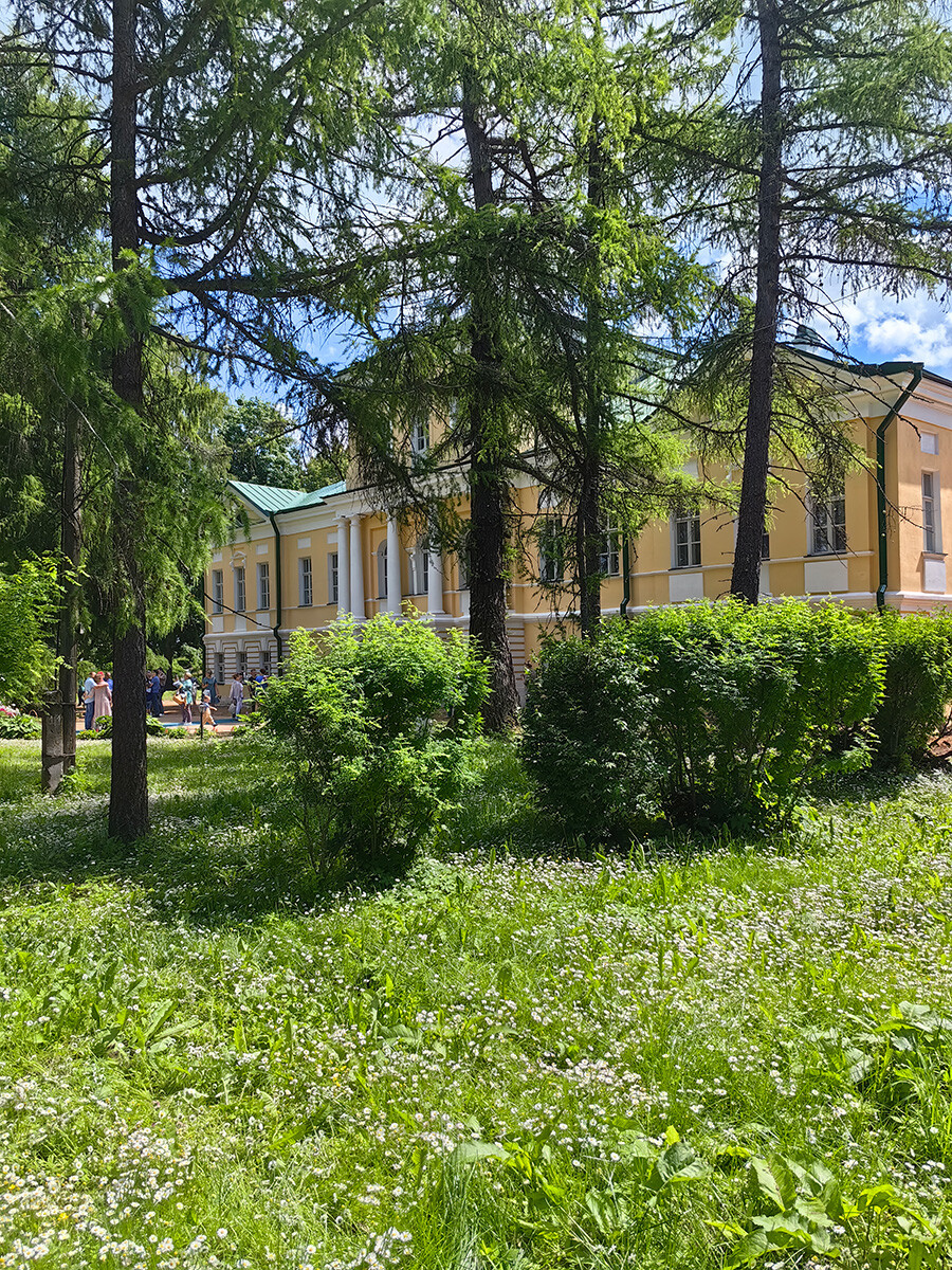 Every year the Pushkin museum arranges a feast on his birth’s anniversary