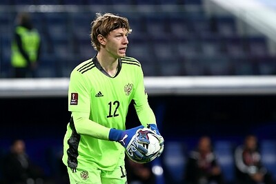 Le gardien de but russe Matvey Safonov signe au PSG pour un montant record