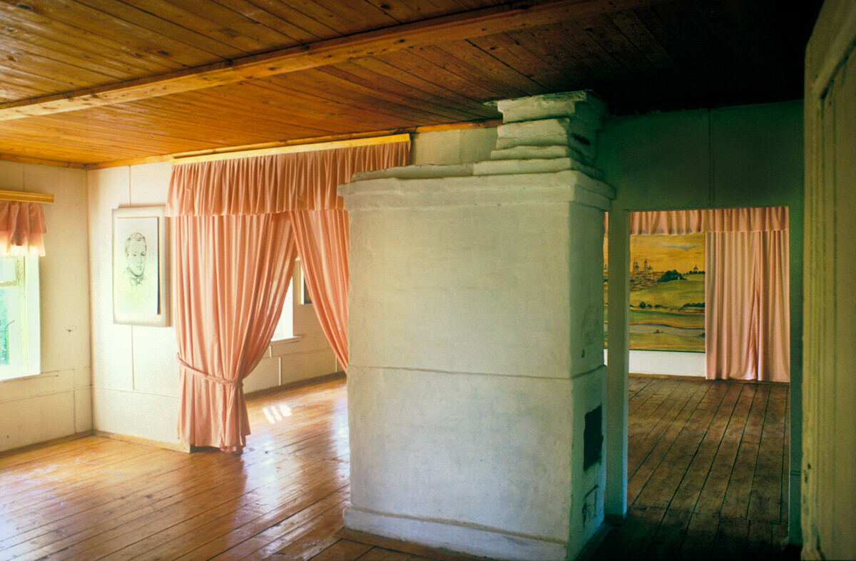 Darovoïé. Intérieur du pavillon. Photographie prise par William Brumfield le 22 août 2003.