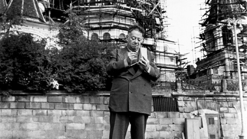 Diego Rivera en la Plaza Roja de Moscú, en 1955.