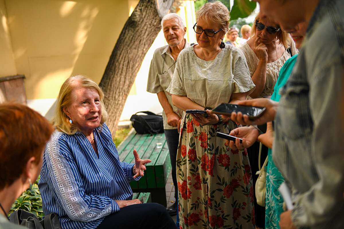 Marta Albertini (second from the left, sitting) on her book presentation in Moscow, 2024.