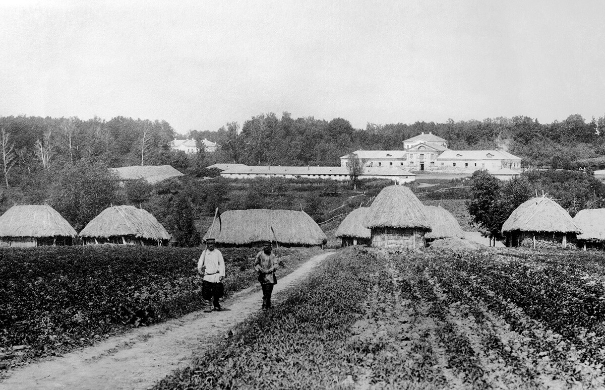 Leo Tolstoy's estate Yasnaya Polyana in 1908