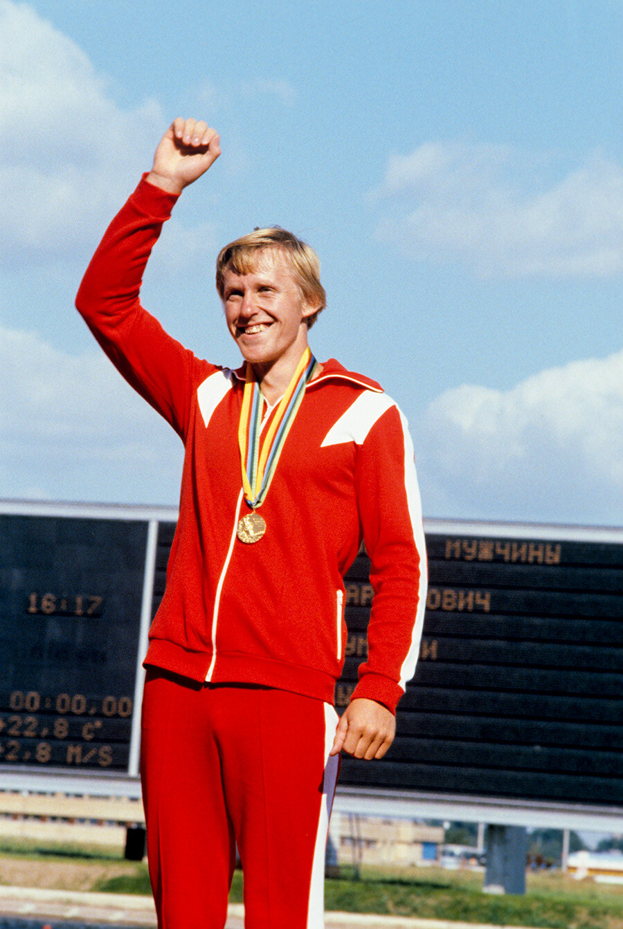 The 22nd Summer Olympic Games. Rowing channel in Krylatskoe. Olympic champion in canoeing Vladimir Parfinovich. 