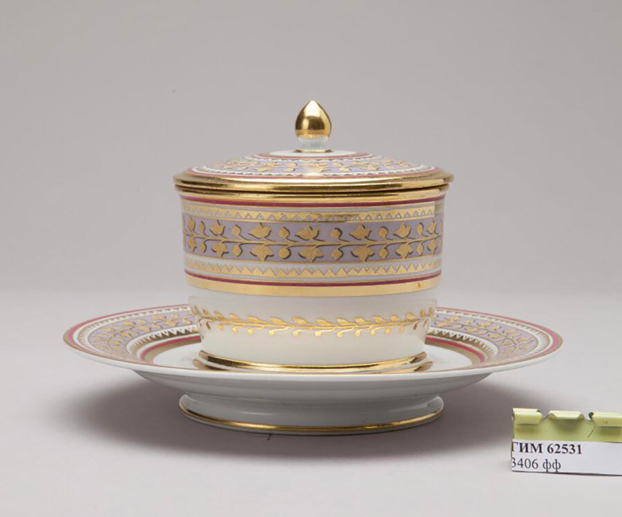 Butter dish with lid from the ‘Babigon’ set