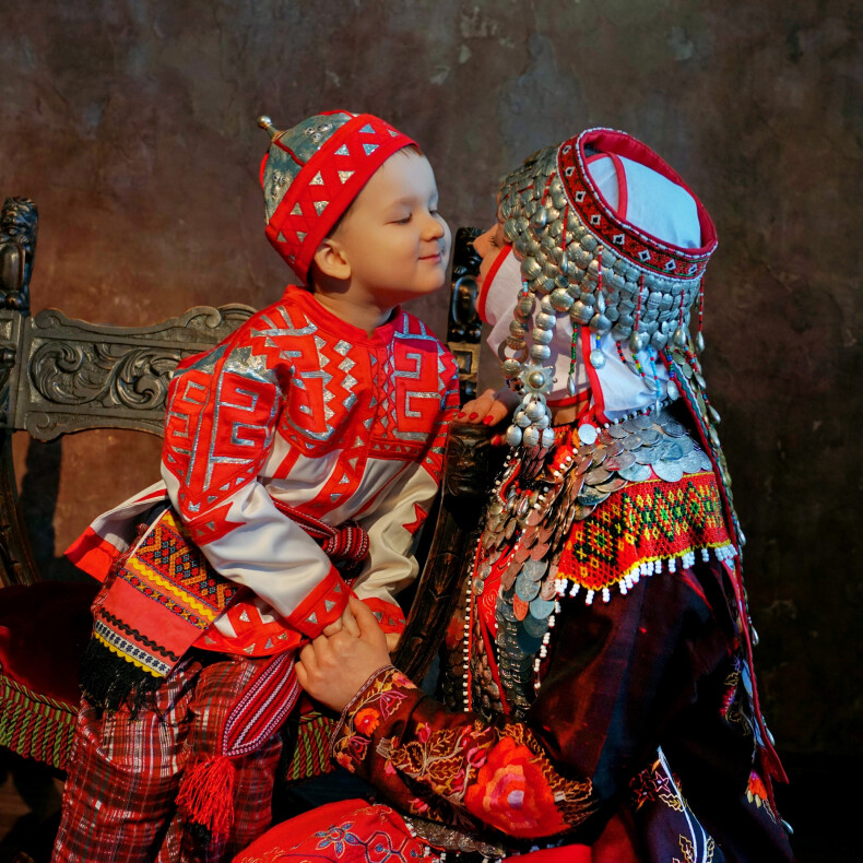 Les costumes traditionnels des peuples de Russie présentés lors d’une exposition photo à Bruxelles