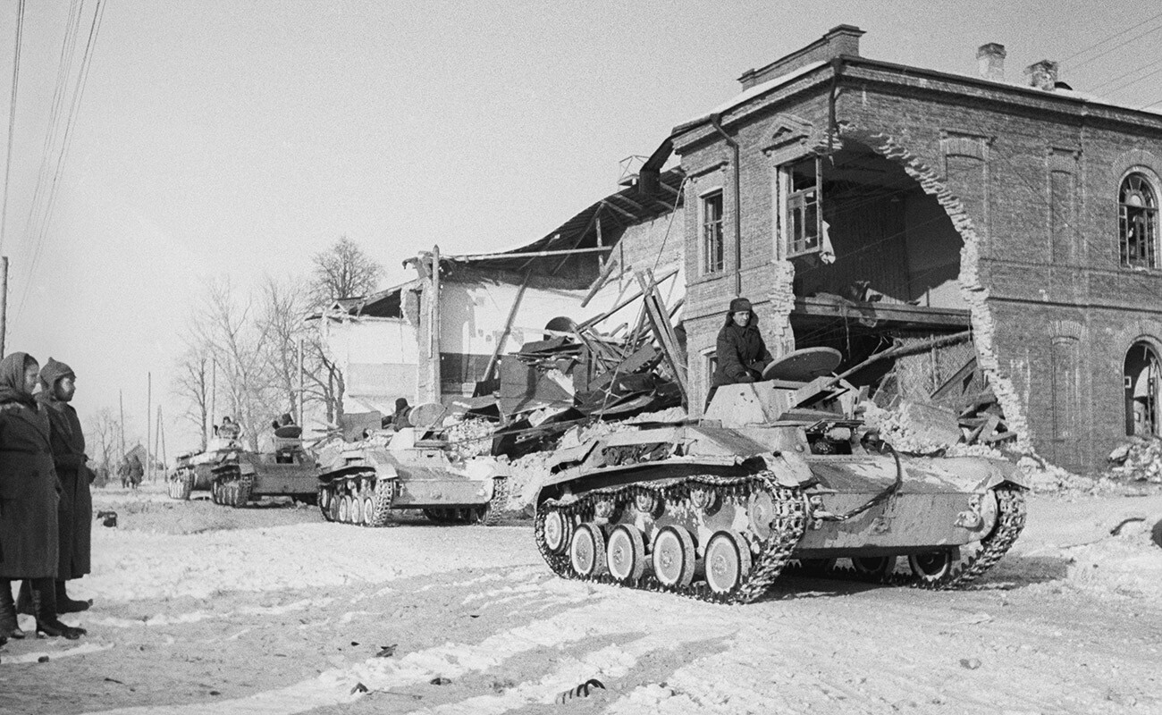 T-60s in liberated Yukhnov.