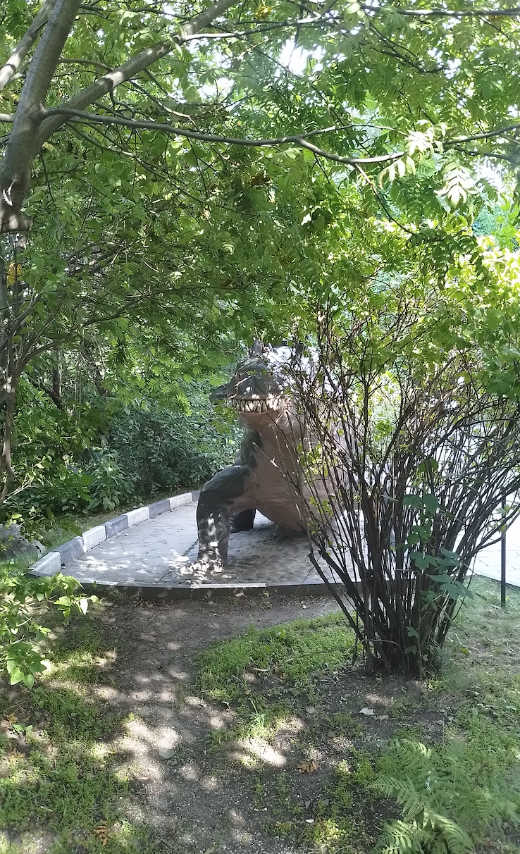 Saviez-vous qu’il y a des dinosaures en liberté dans Moscou?