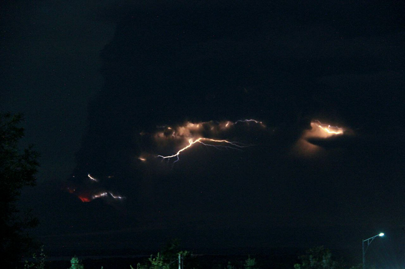 Beauté redoutable de l’éruption du volcan Chiveloutch