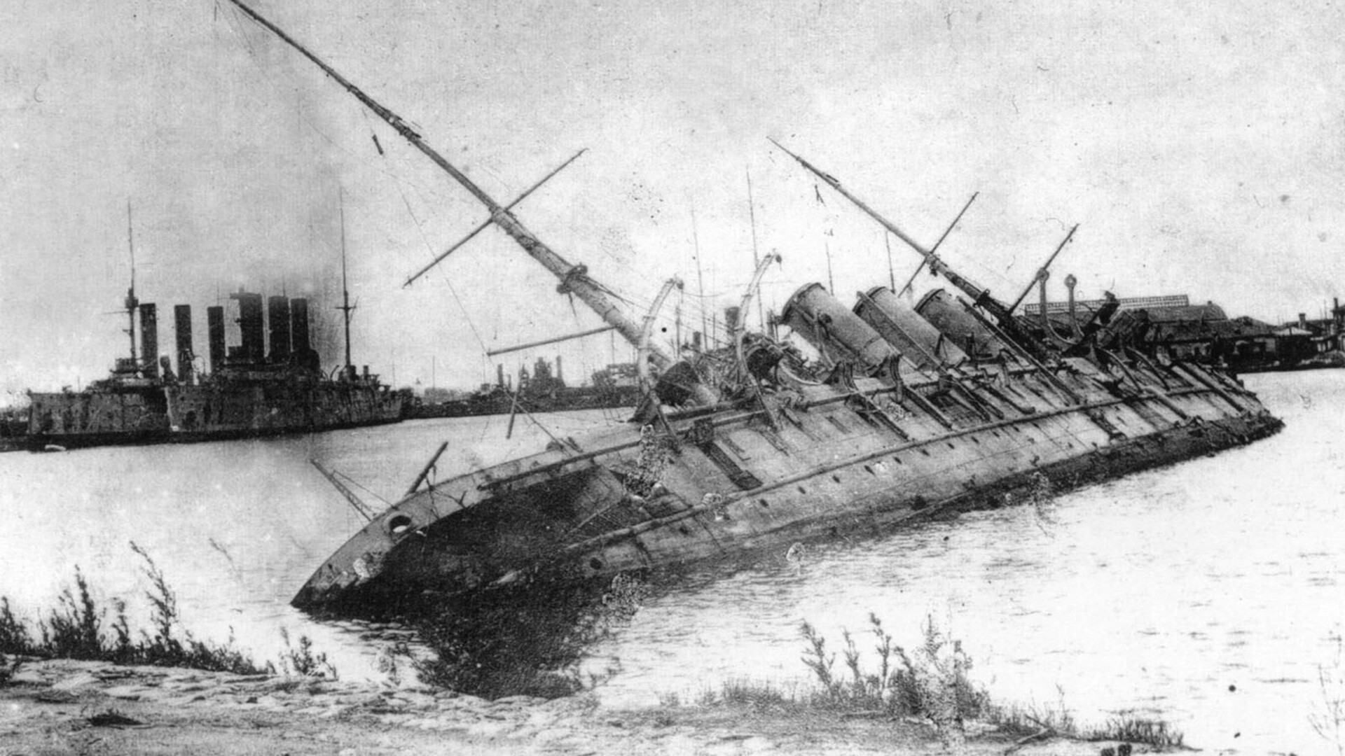 The destroyed ‘Pamyat Azova’ armored cruiser.