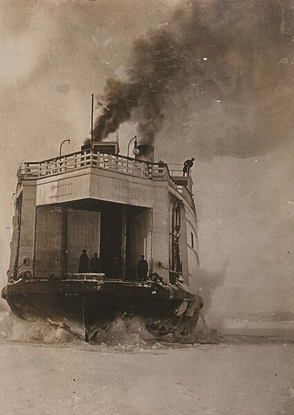 Así era ‘Baikal’, el ferry imperial que llevaba vagones de tren por el lago más profundo del mundo