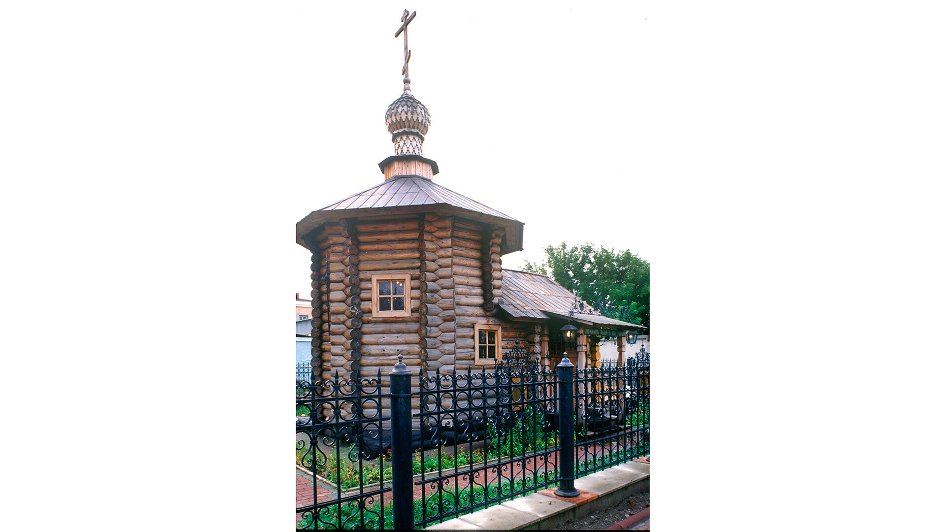 Chapelle en bois de la Sainte-Martyre-Élisabeth-Fiodorovna. Façade nord-est. 22 août 1999