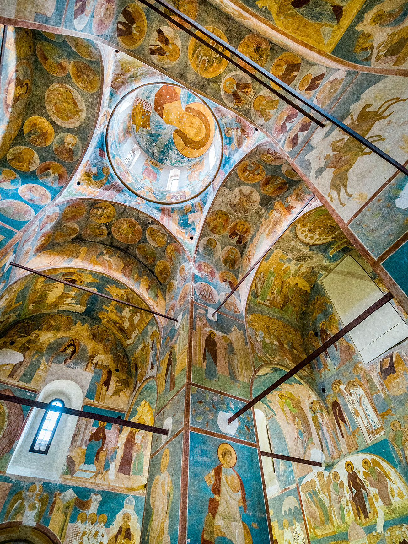 The view to the Nativity Cathedral frescoes