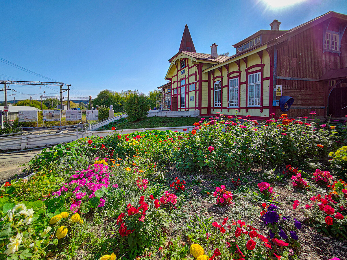 7 estaciones de tren rusas históricas hechas de MADERA (Fotos)