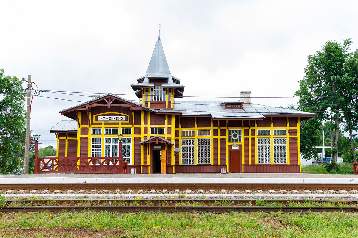 7 estaciones de tren rusas históricas hechas de MADERA (Fotos)