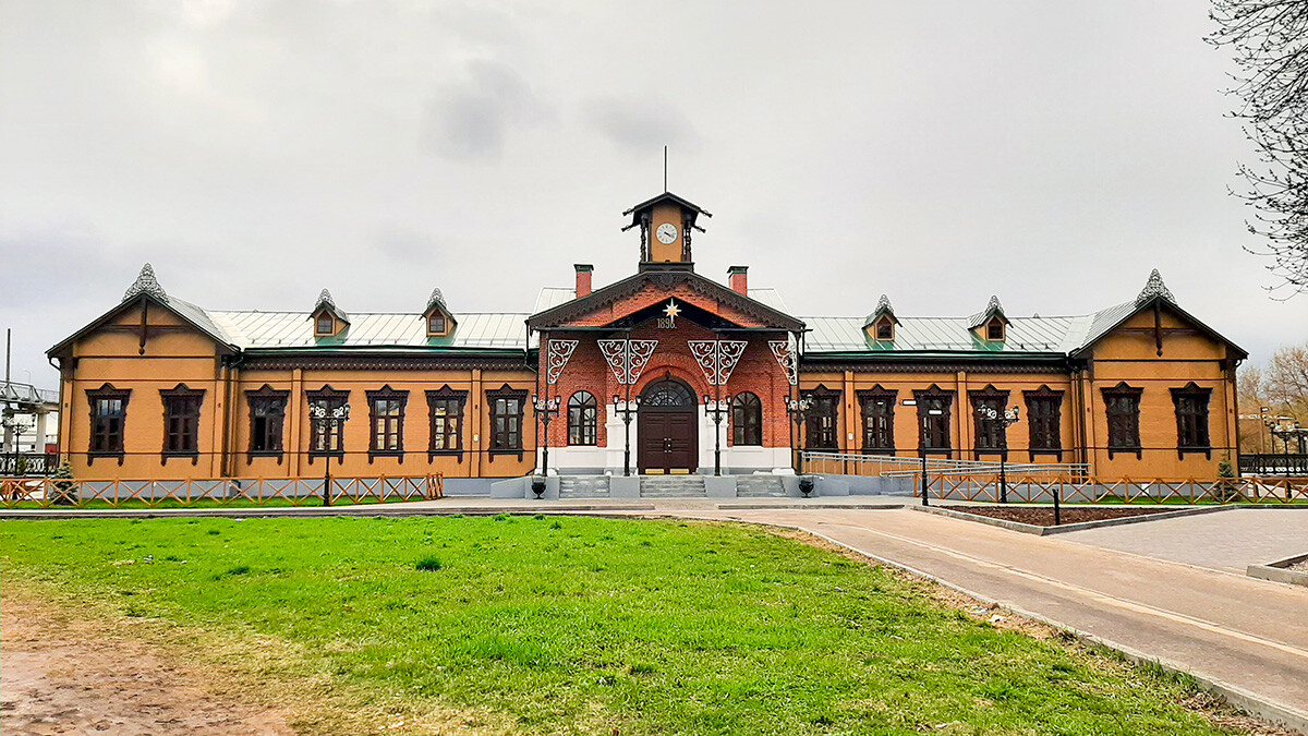 7 estaciones de tren rusas históricas hechas de MADERA (Fotos)