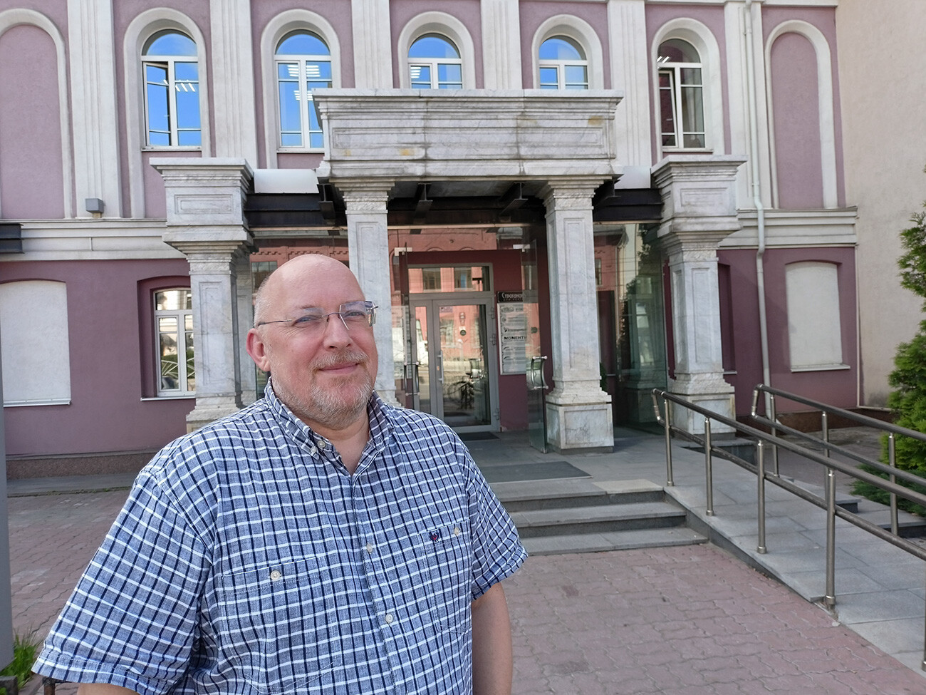 Alexander Kahl pictured in front of the German Language Center in Yekaterinburg